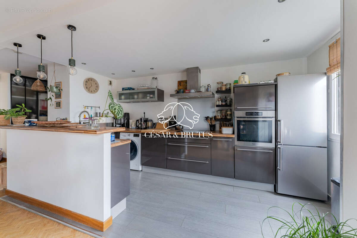 Appartement à LYON-8E