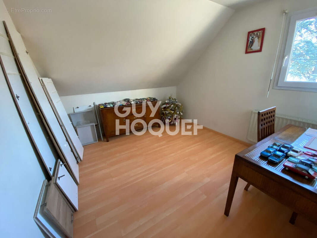 Maison à VENEUX-LES-SABLONS