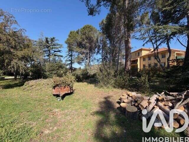 Photo 2 - Terrain à LAMBESC