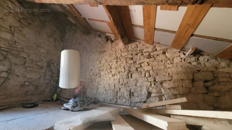 Authentique maison de village de 3 pièces avec cave voûtée et chambre à rénover_SIGONCE (04) - photo 24