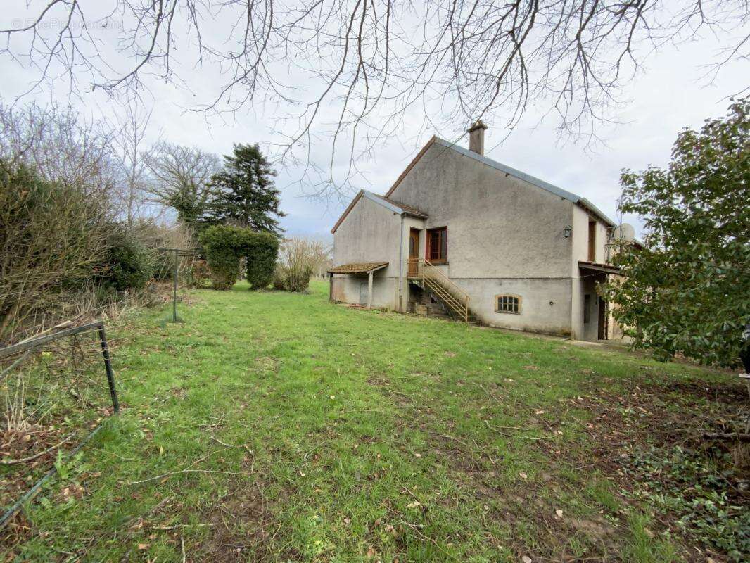Maison à BUSSIERE-SAINT-GEORGES
