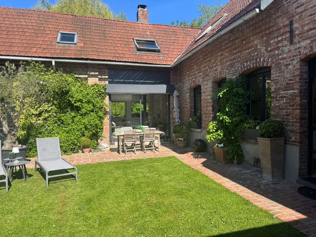 Maison à ERQUINGHEM-LYS