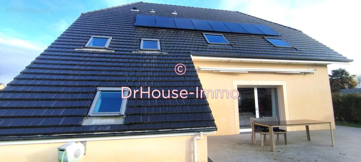 Maison à SAINT-OUEN-DE-THOUBERVILLE