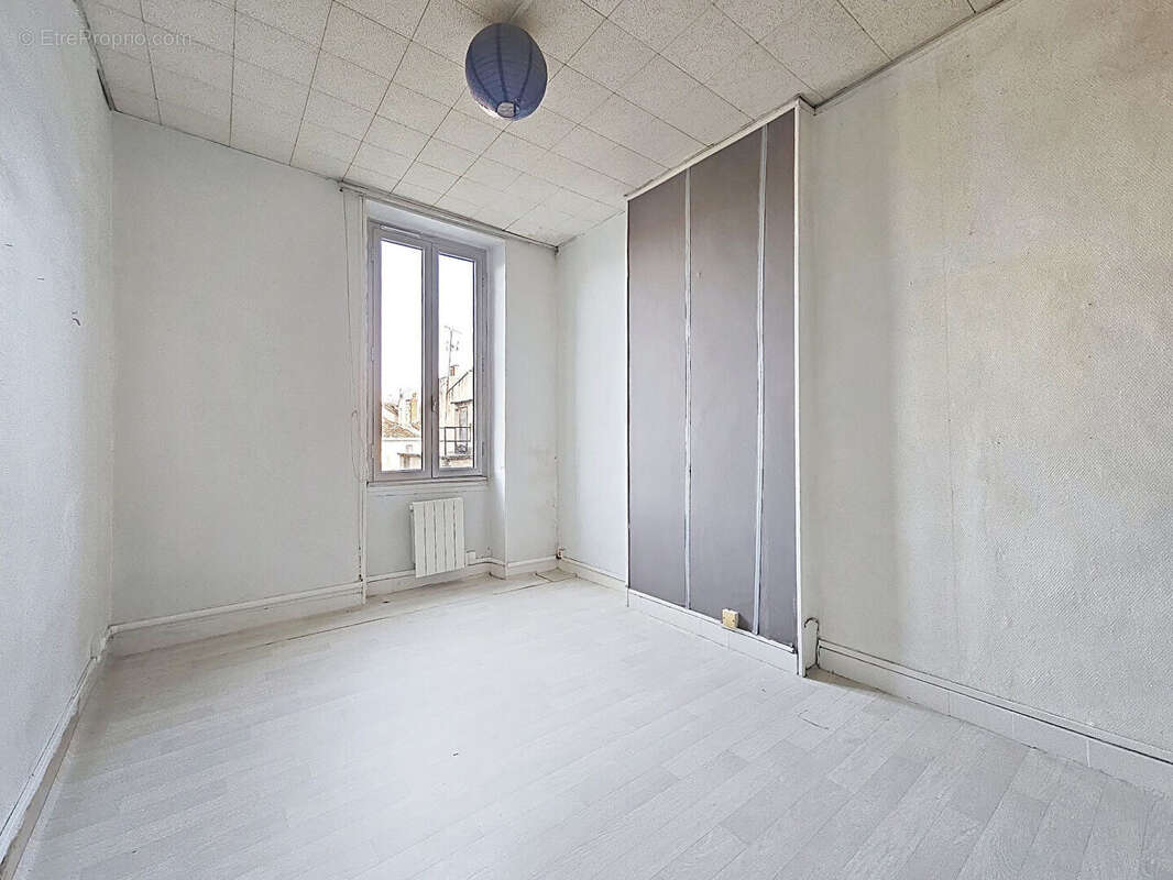 Appartement à MARSEILLE-1E