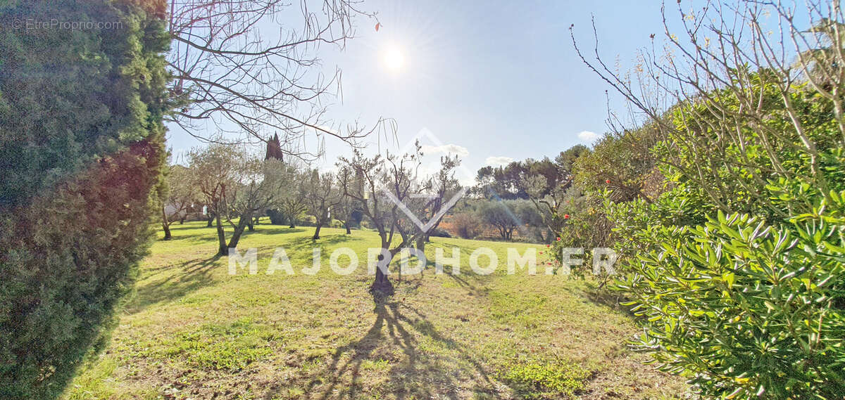 Maison à LE CASTELLET