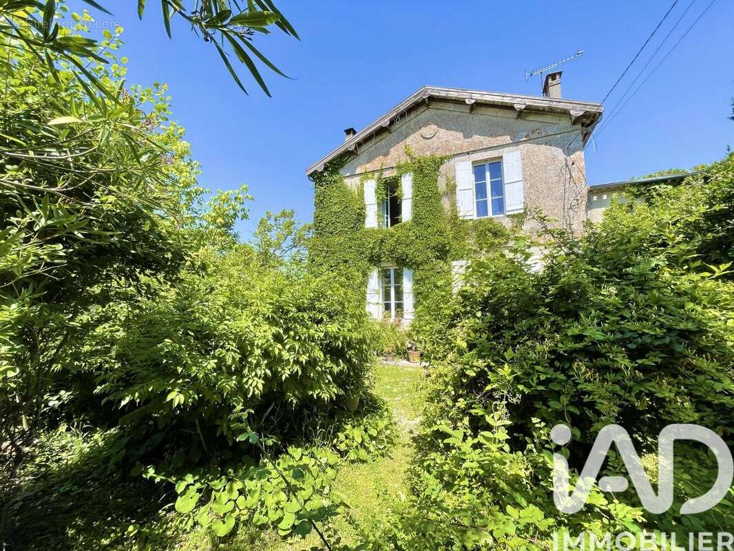 Maison 150 m² à Saint-Seurin-De-Cadourne  - photo 8