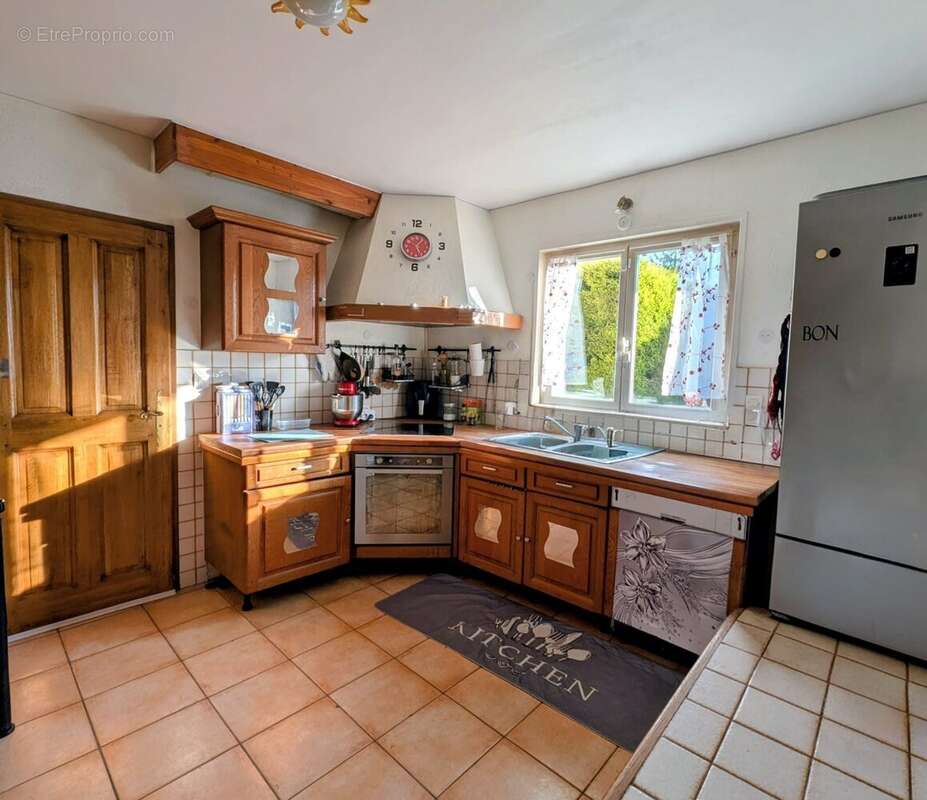 Maison à ETREMBIERES