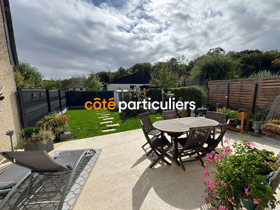 Maison à SAINT-SEBASTIEN-DE-MORSENT