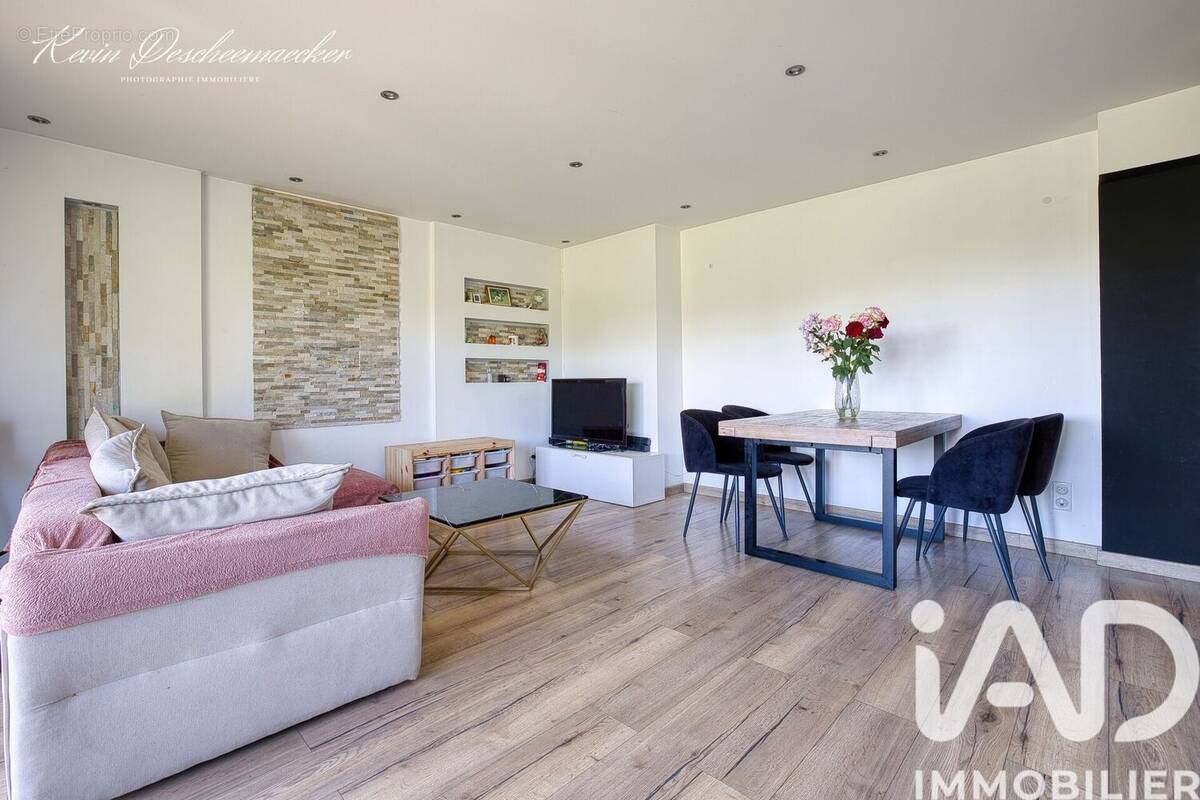 Photo 1 - Appartement à PERON