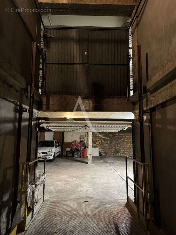 Parking à PARIS-12E