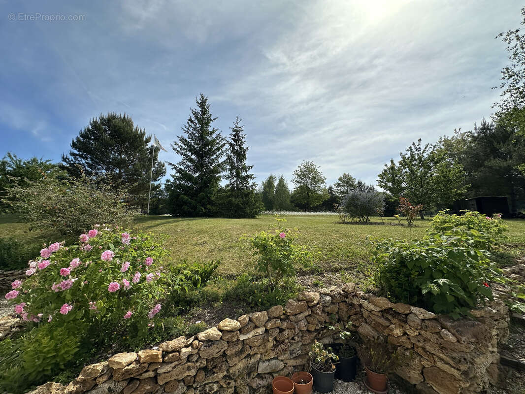 Maison à SAINT-SAUVEUR-SUR-ECOLE