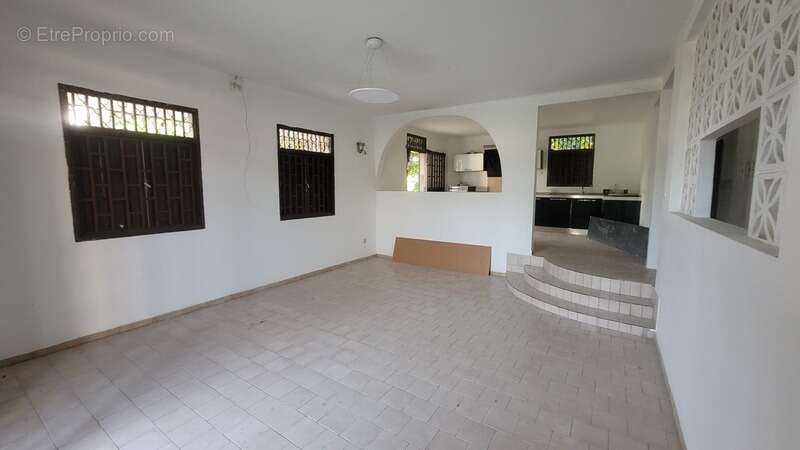 Maison à SAINT-LAURENT-DU-MARONI