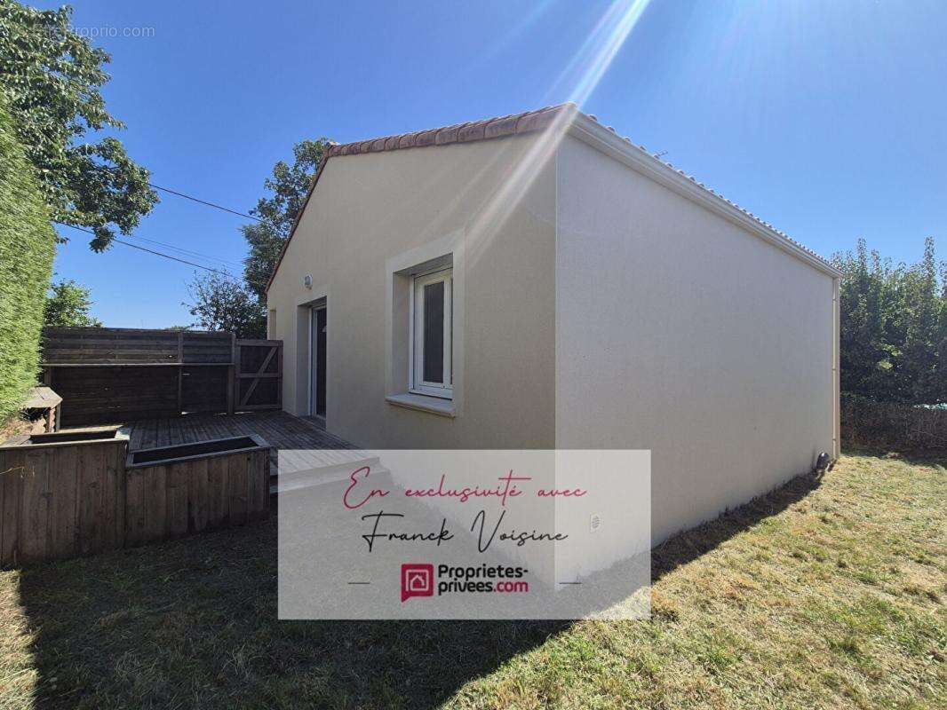 Maison à LES HERBIERS