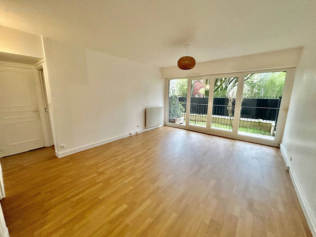 Appartement à LE PERREUX-SUR-MARNE