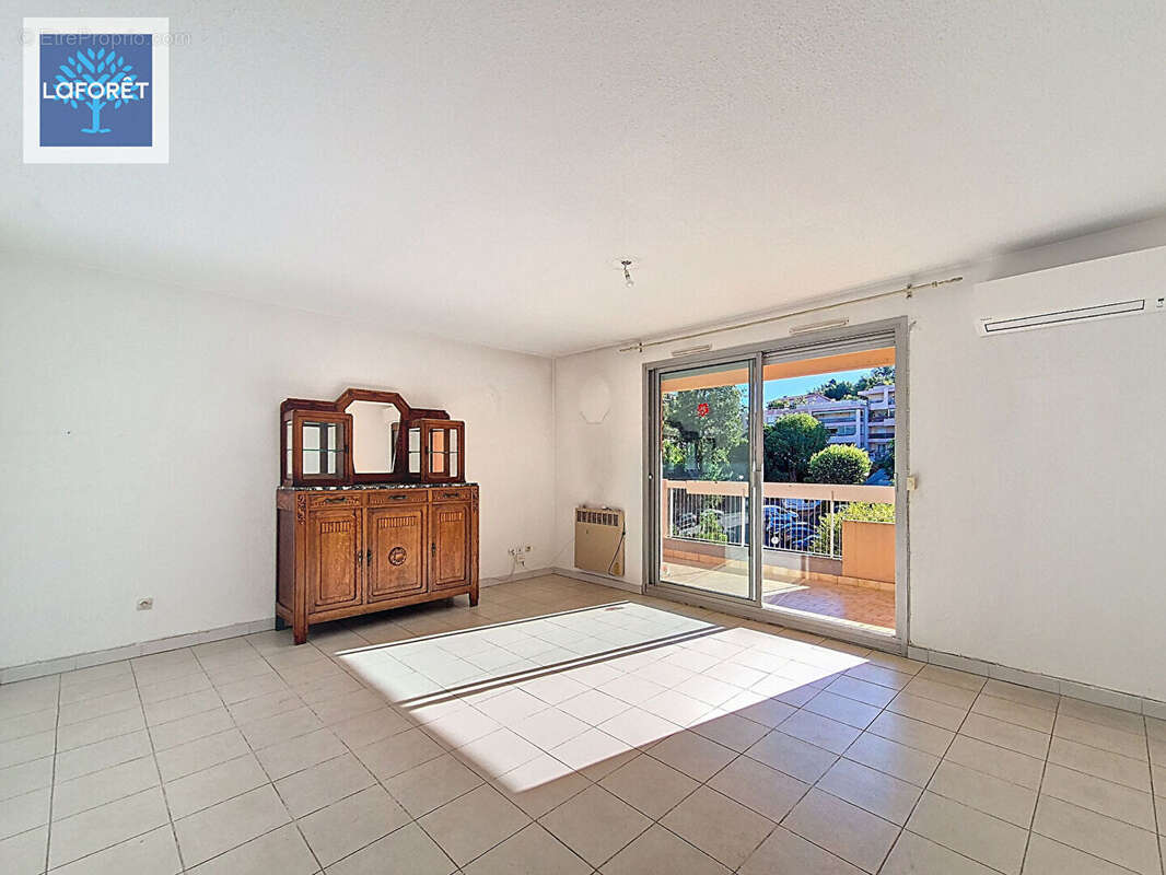 Appartement à VALLAURIS