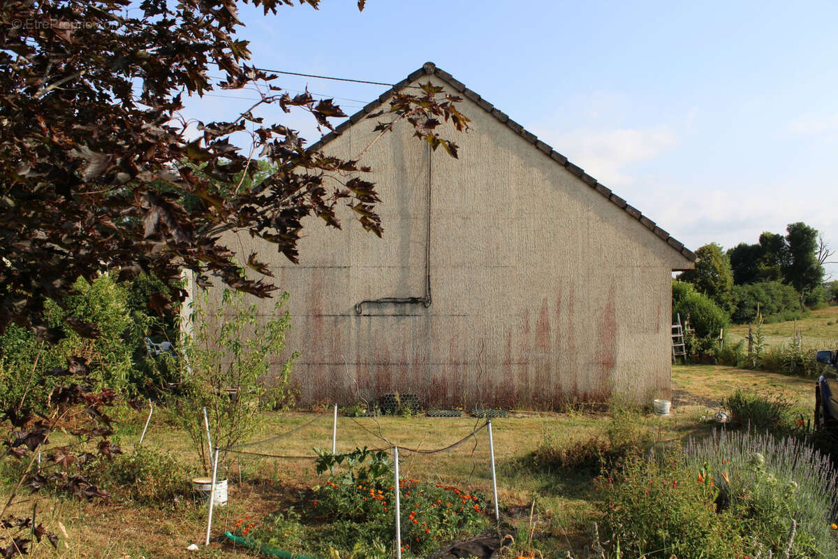 Maison à ANGLARDS-DE-SALERS