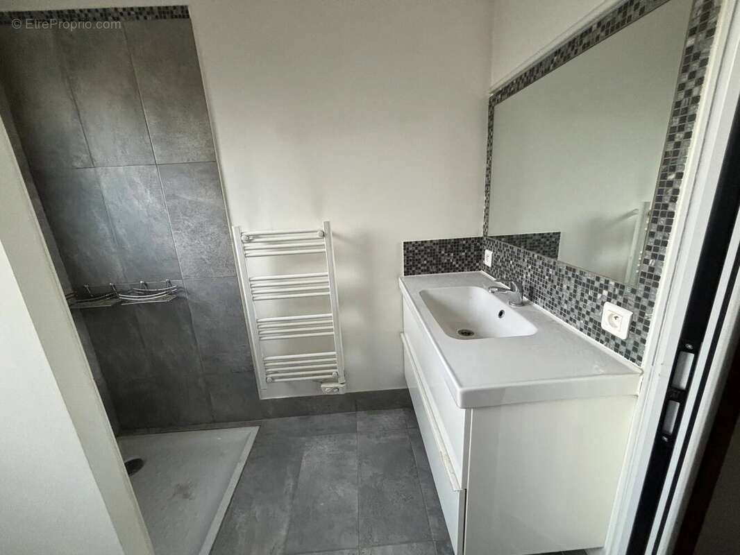 Maison à FIGANIERES