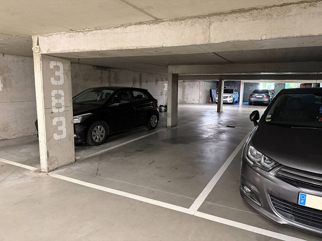 Parking à CLERMONT-FERRAND
