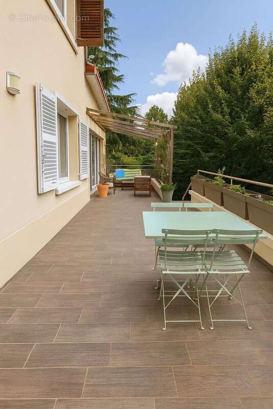 Maison à VILLE-D&#039;AVRAY