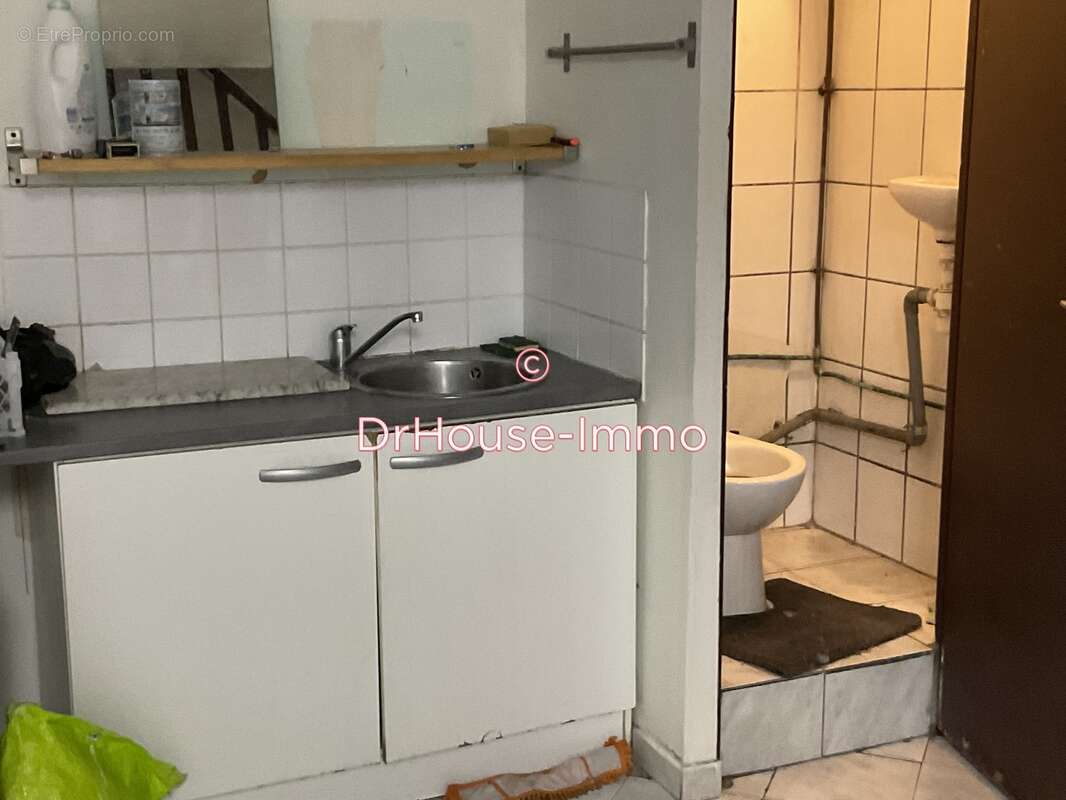 Commerce à PARIS-9E