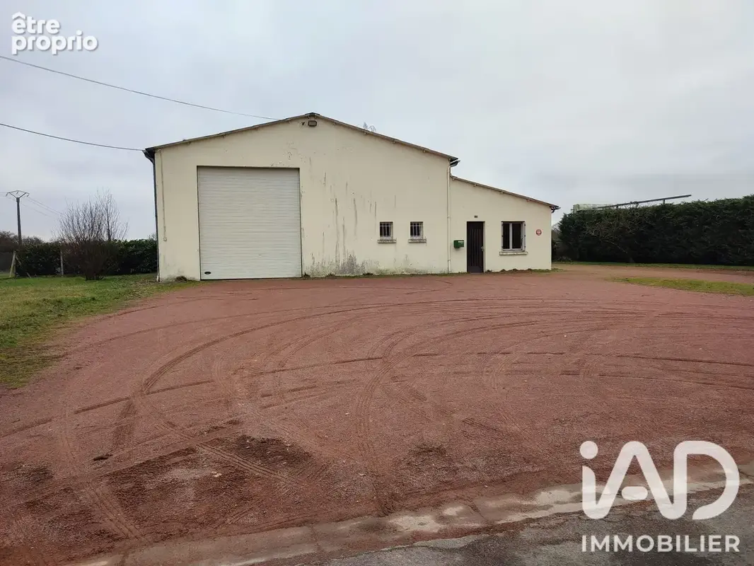 Photo 1 - Parking à LOUDUN