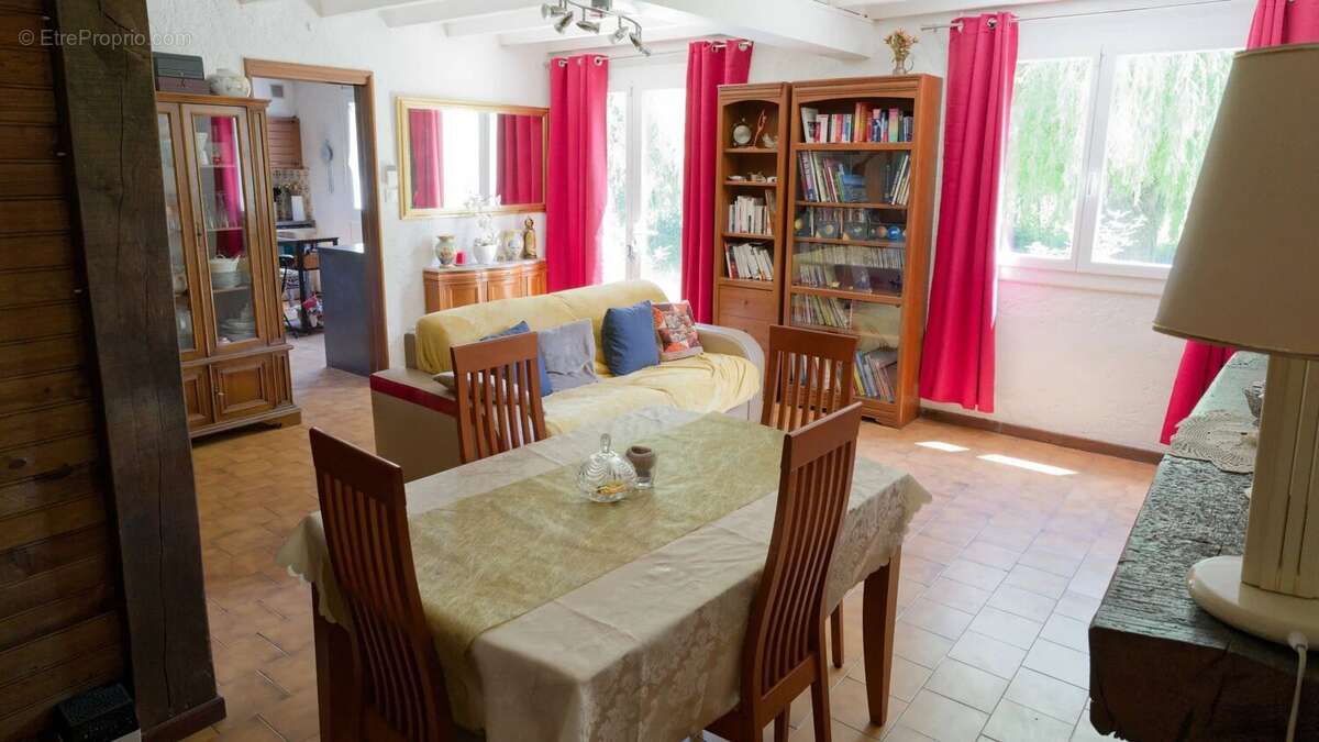Maison à LES BORDES-SUR-ARIZE