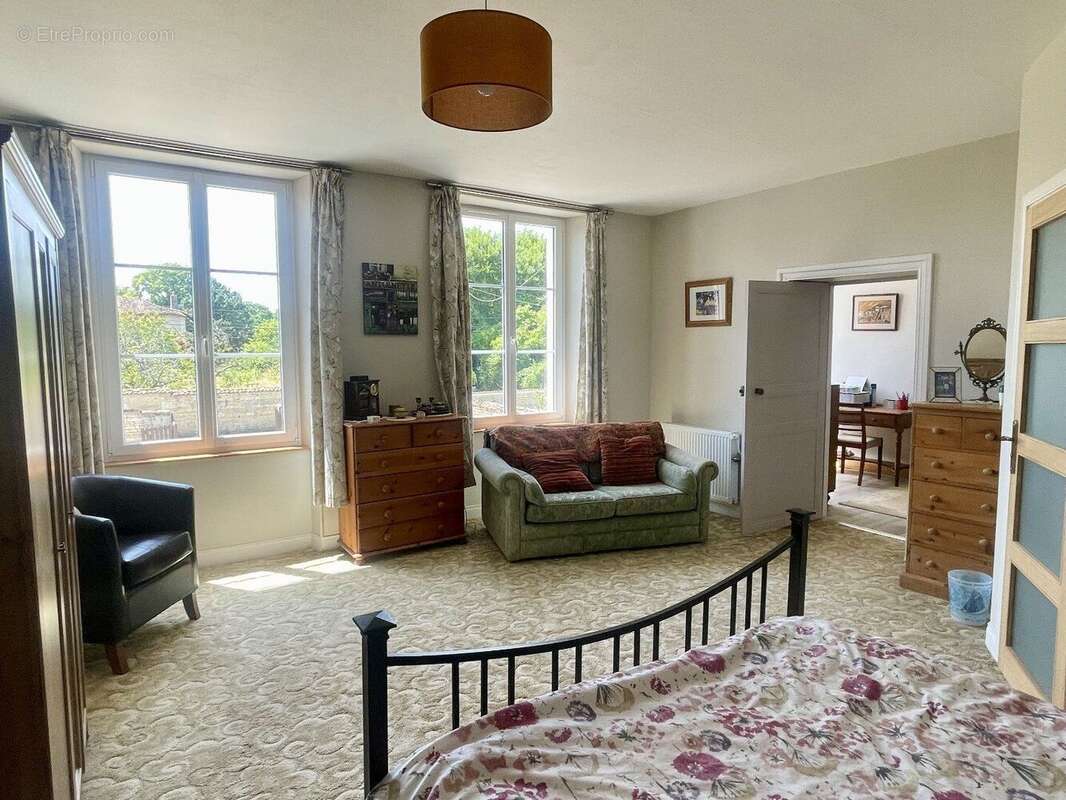 Maison à LOUBILLE