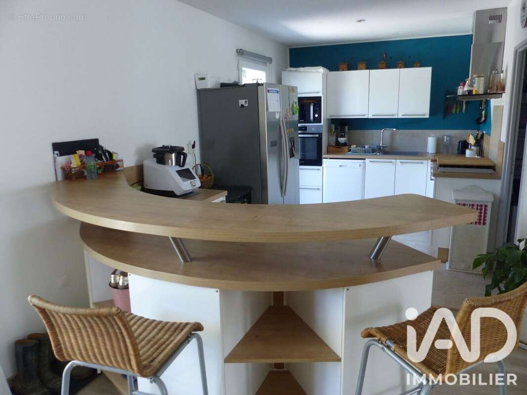 Maison 104 m² à Renung  - photo 4