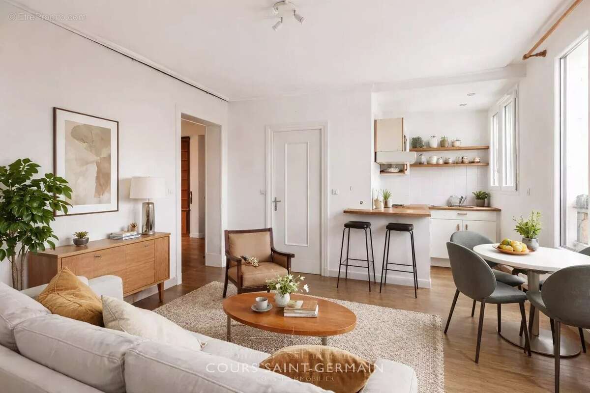 Appartement à PARIS-18E
