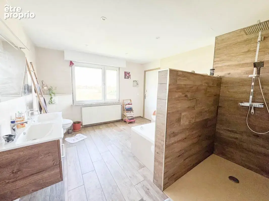 Maison de plain-pied, 117 m², terrain de 33 ares et vue sur la rivière Le Val-de-Guéblange - photo 6