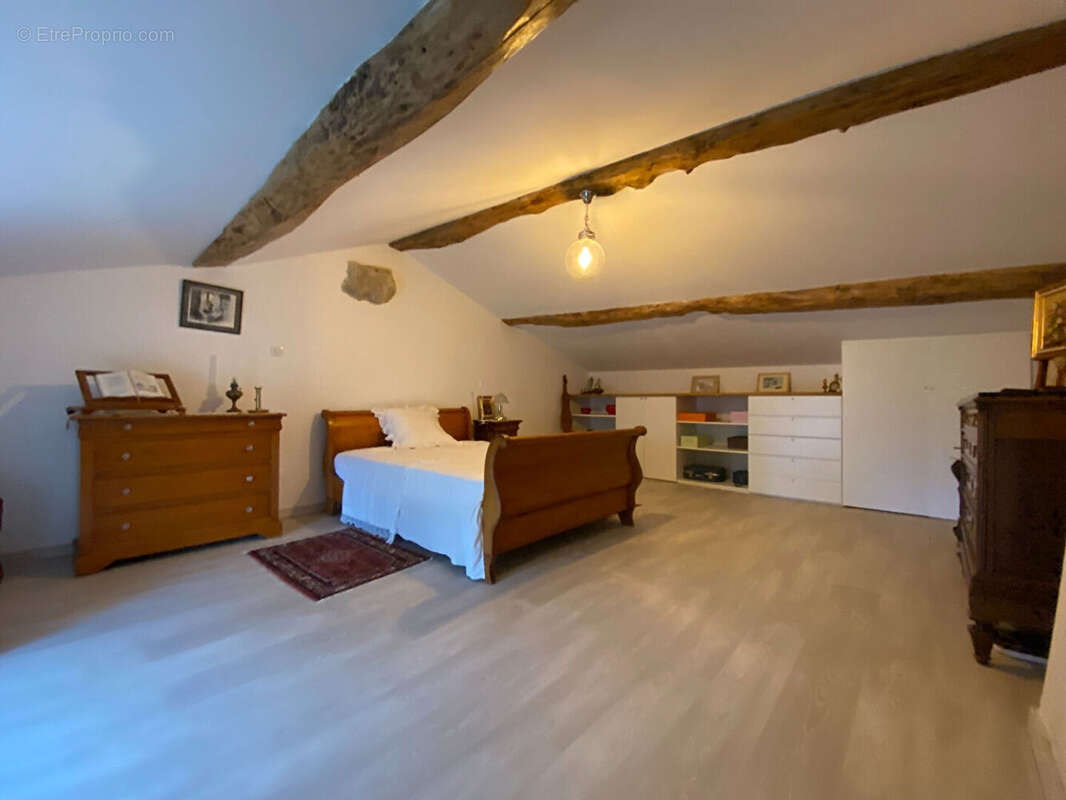 Maison à SAINT-EMILION