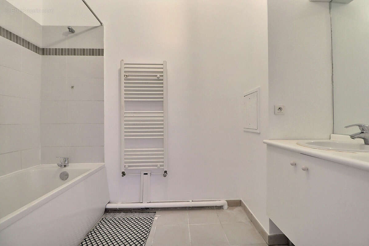 Appartement à AUBERVILLIERS