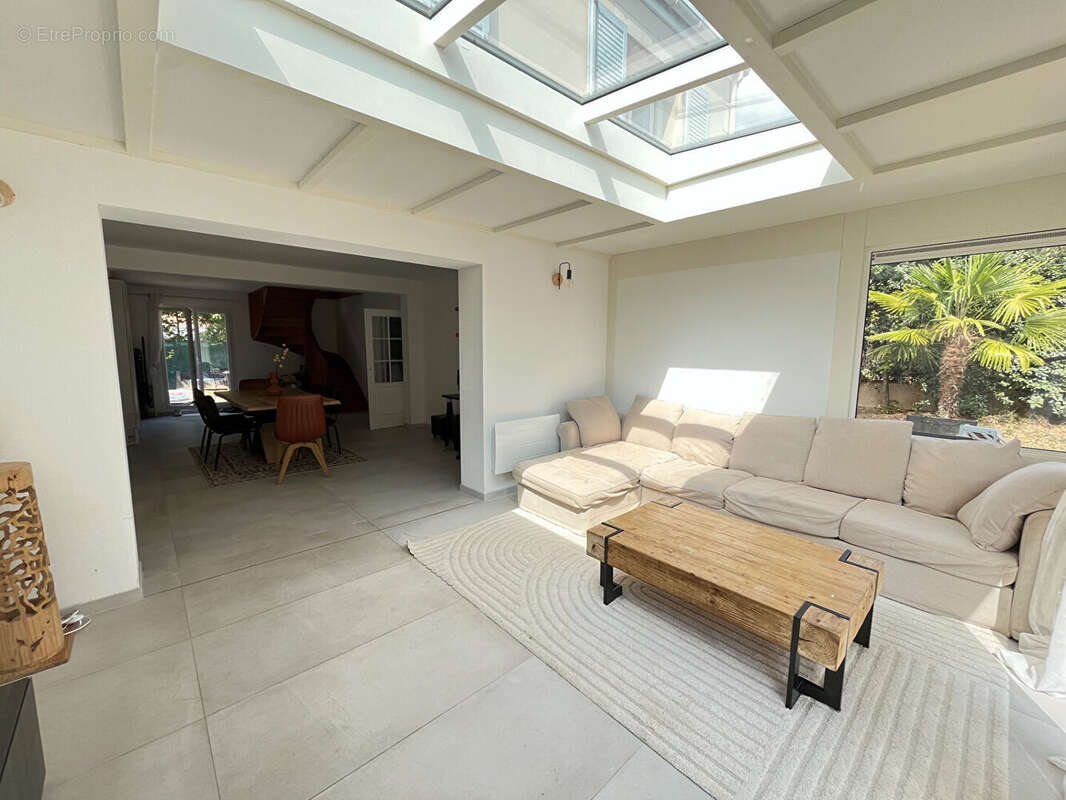 Maison à SAVIGNY-LE-TEMPLE