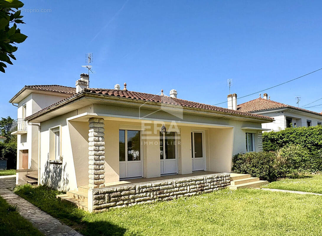 Maison à PINEUILH