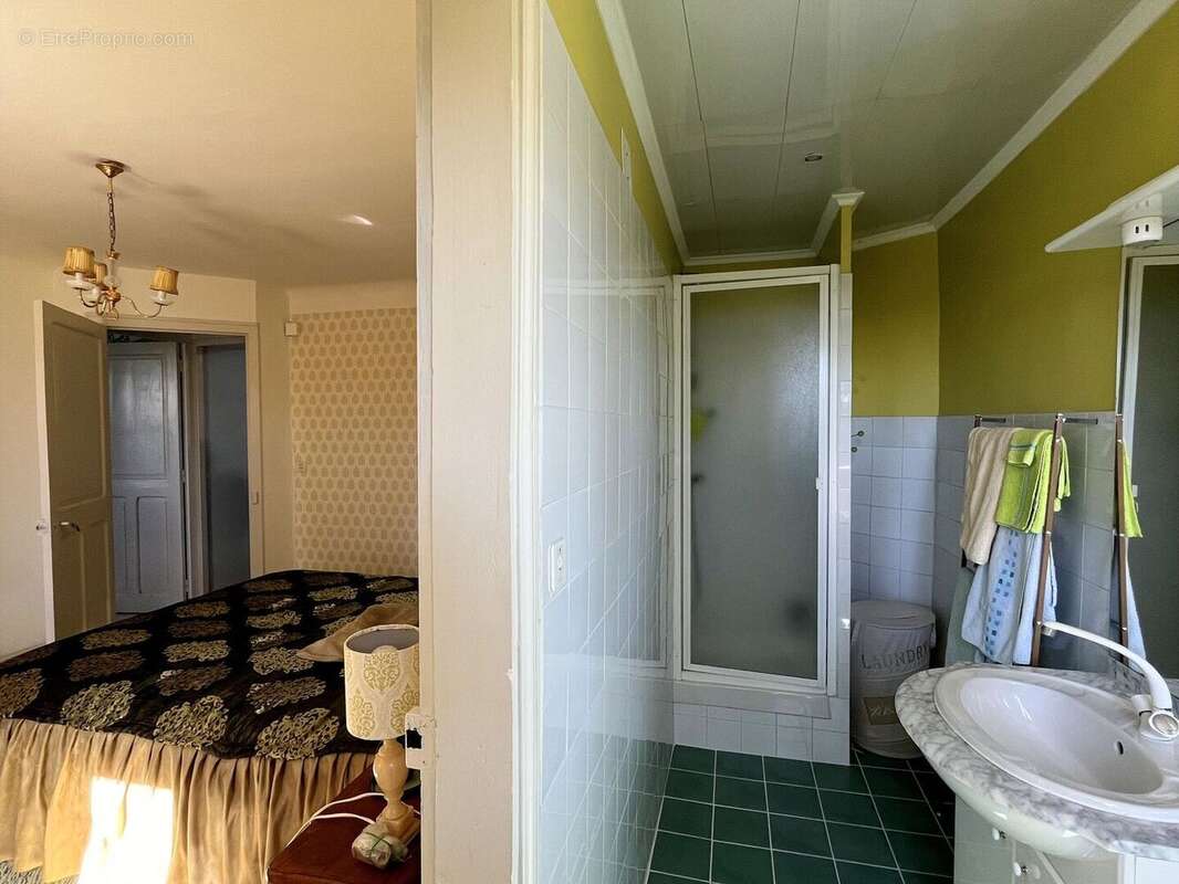 R+2 - Chambre 4 + SDE - Maison à MAURS