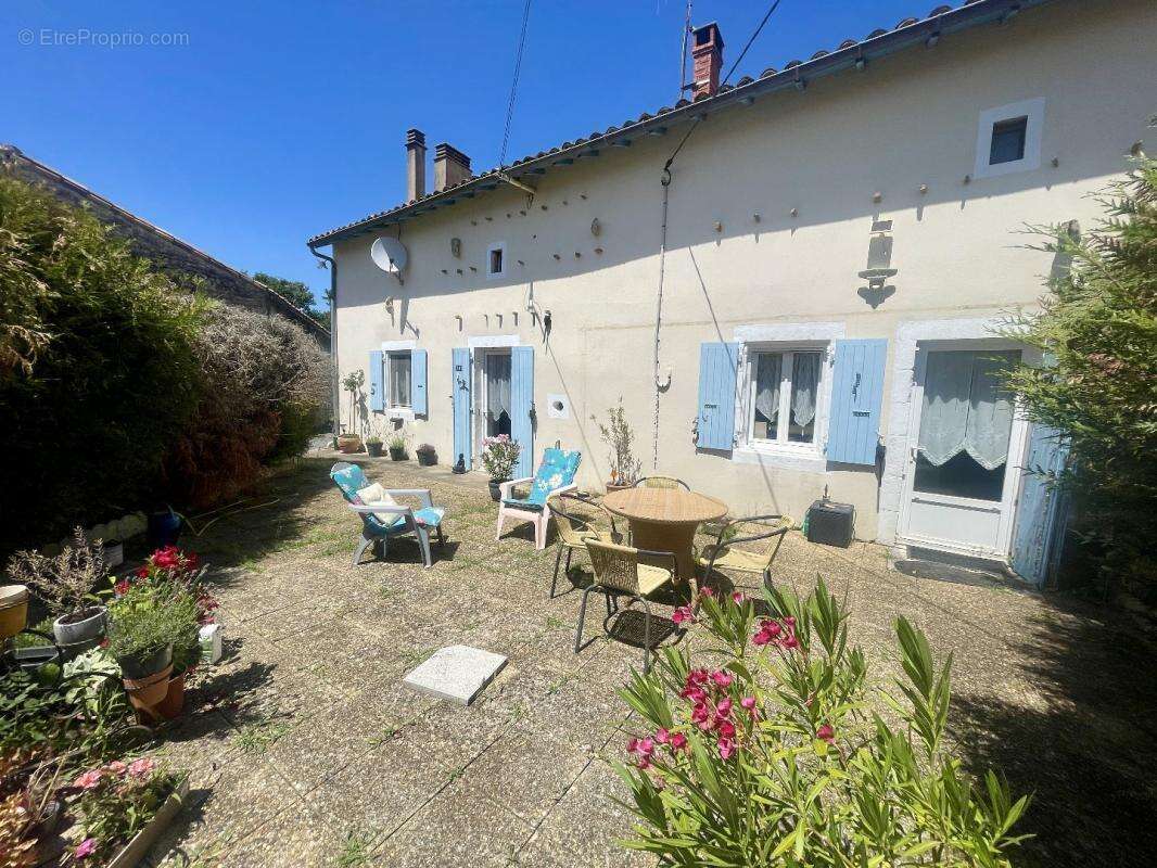 Maison à BOUIN