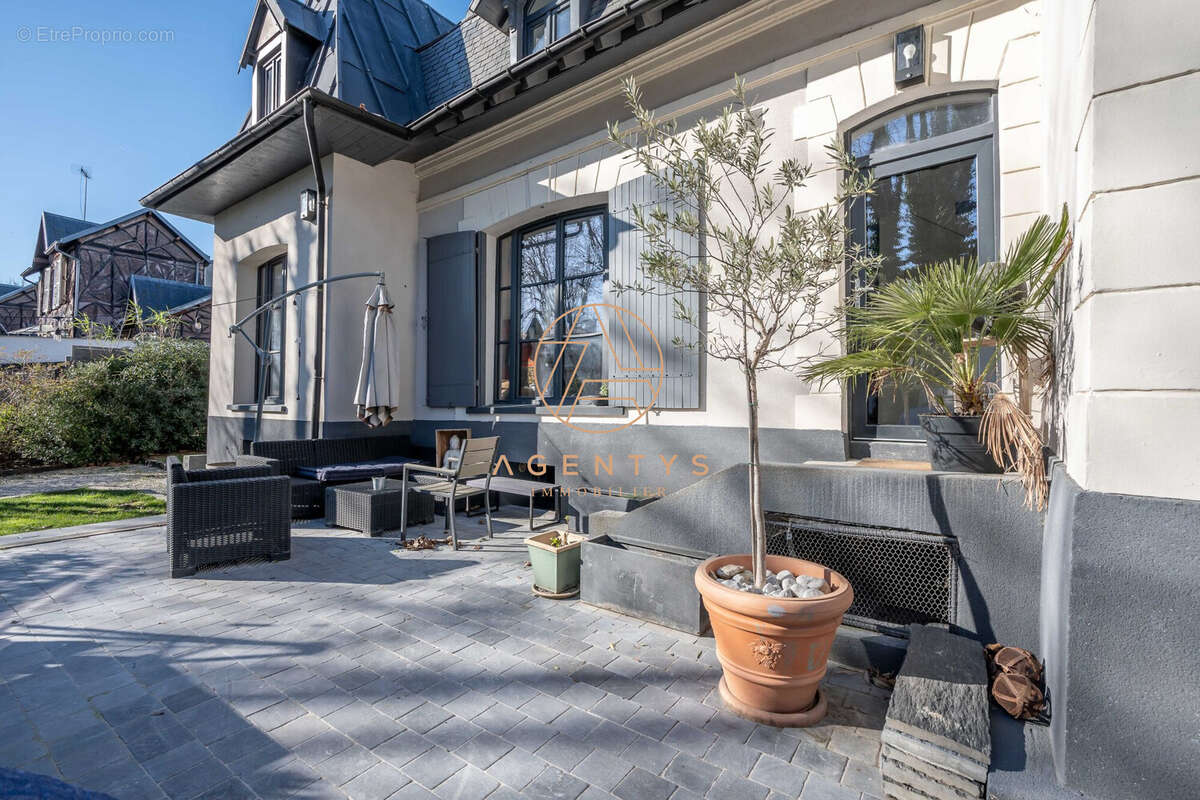 Maison à NOGENT-SUR-MARNE