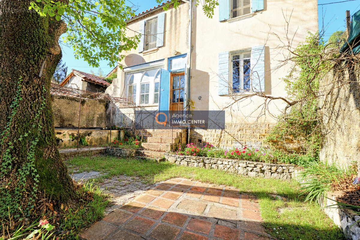 Maison à SOLLIES-TOUCAS