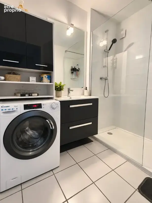 À VENDRE  Beau T3 avec balcon, piscine et 2 parkings - photo 4