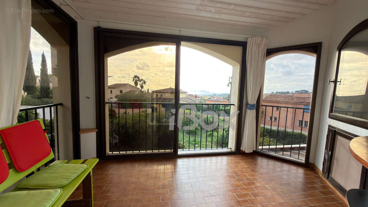 Appartement à CARQUEIRANNE