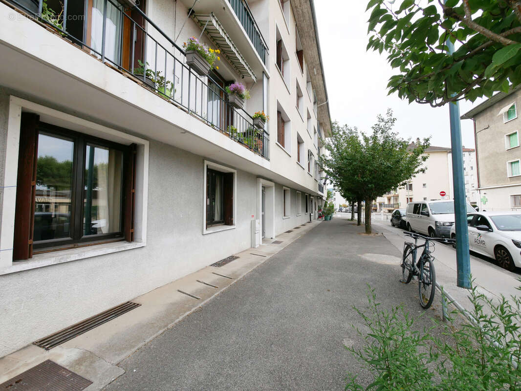 Bel appartement T3 dans le quartier des Fins à Annecy - photo 11