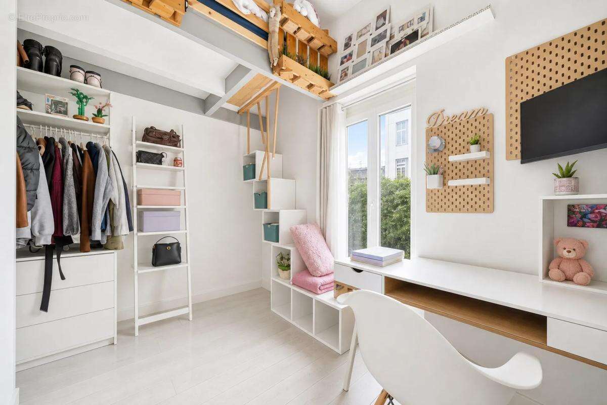 Appartement à CHARENTON-LE-PONT