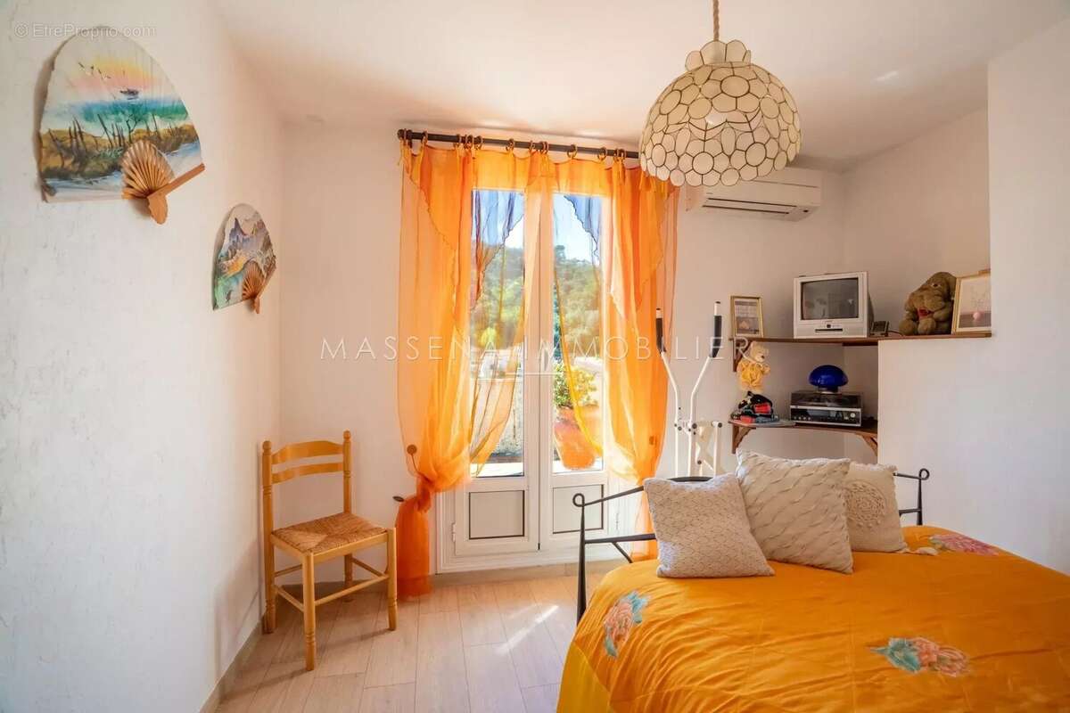 Maison à SAINT-ANDRE-DE-LA-ROCHE