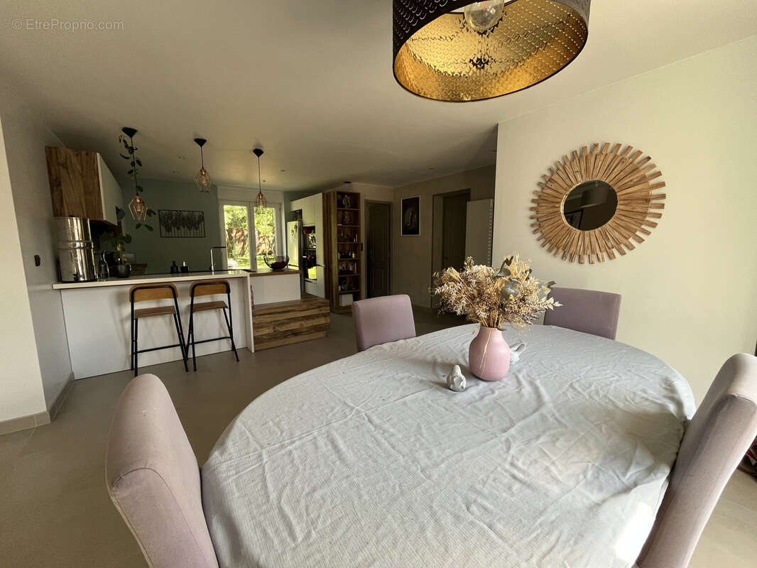 Maison à LA CHAPELLE-LA-REINE