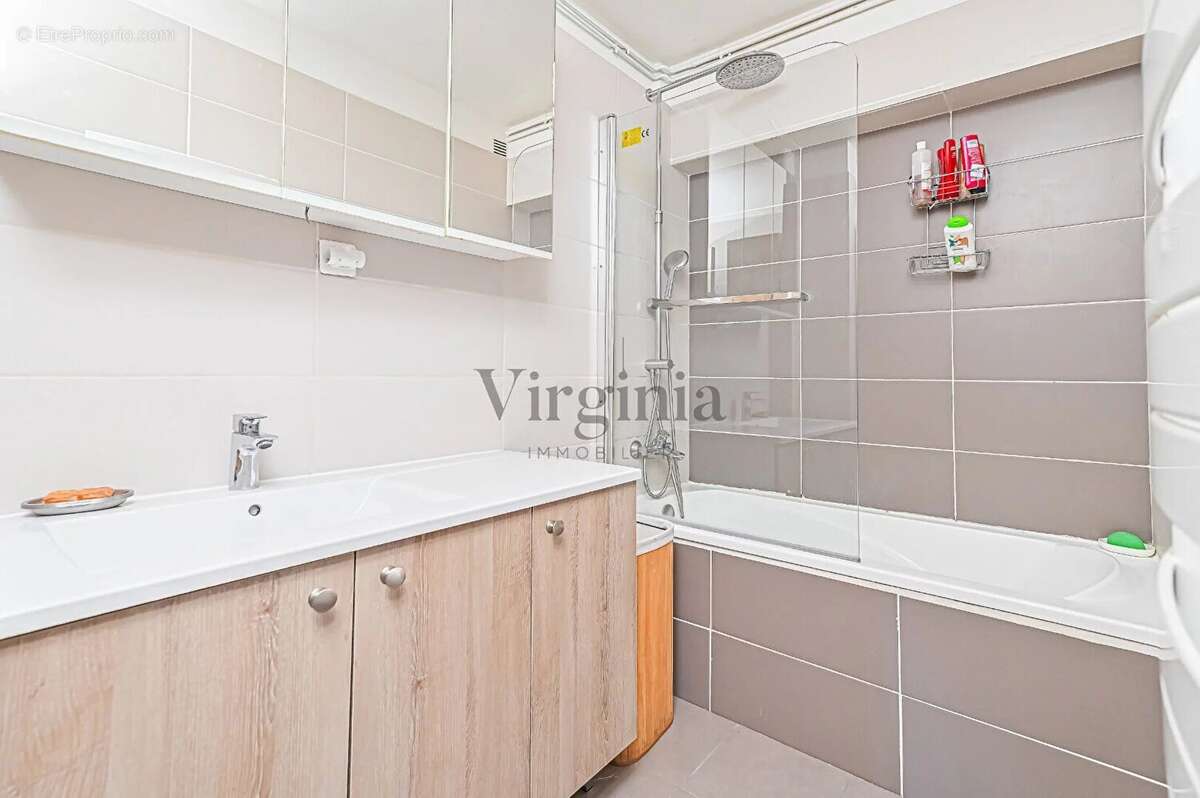 Appartement à CHARENTON-LE-PONT