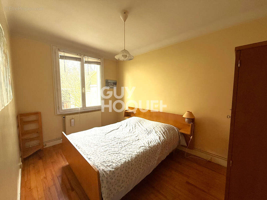 Maison à L'HAY-LES-ROSES