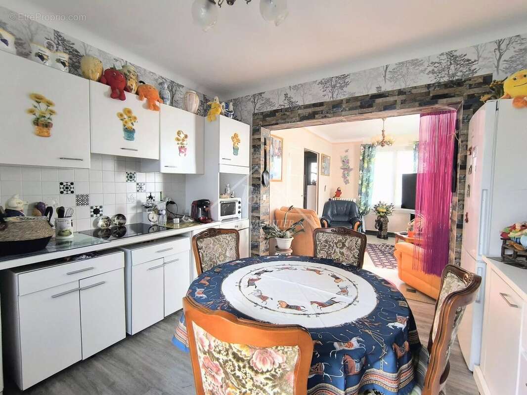 Maison à SAINT-ELOY-LES-MINES