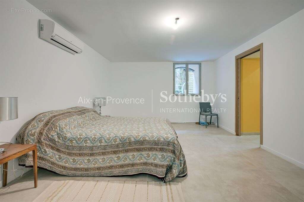 Duplex 175 m² en rez-de-chaussée avec jardin privatif – Quartier Mazarin, Aix-en-Provence - photo 19
