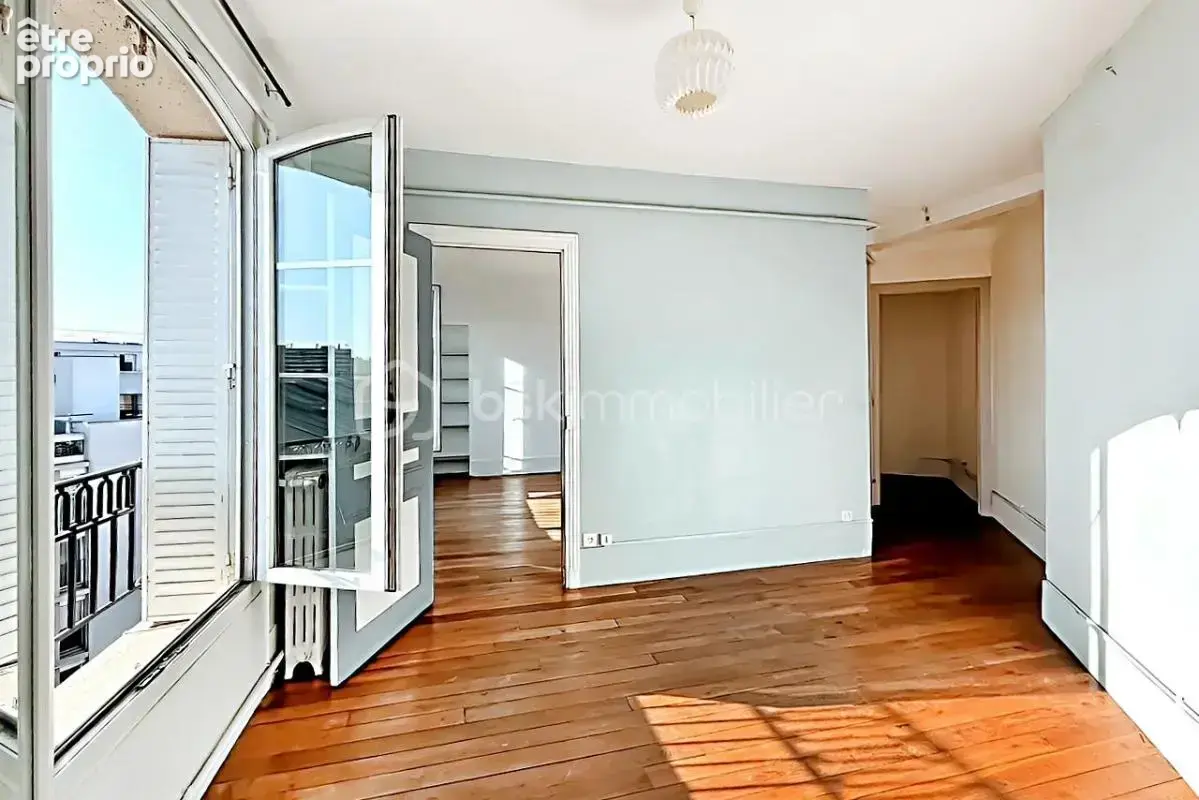 Trois pieces dernier etage, soleil, vue degagee - photo 16