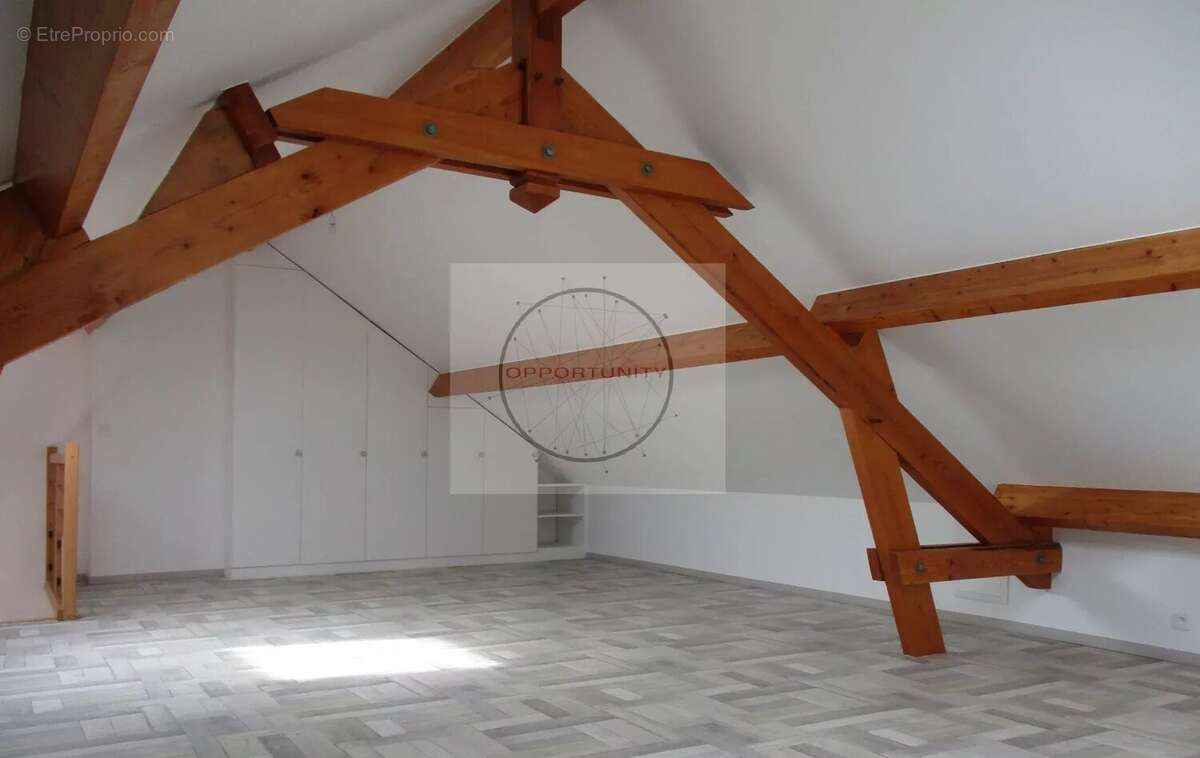 Maison à CHENNEVIERES-SUR-MARNE